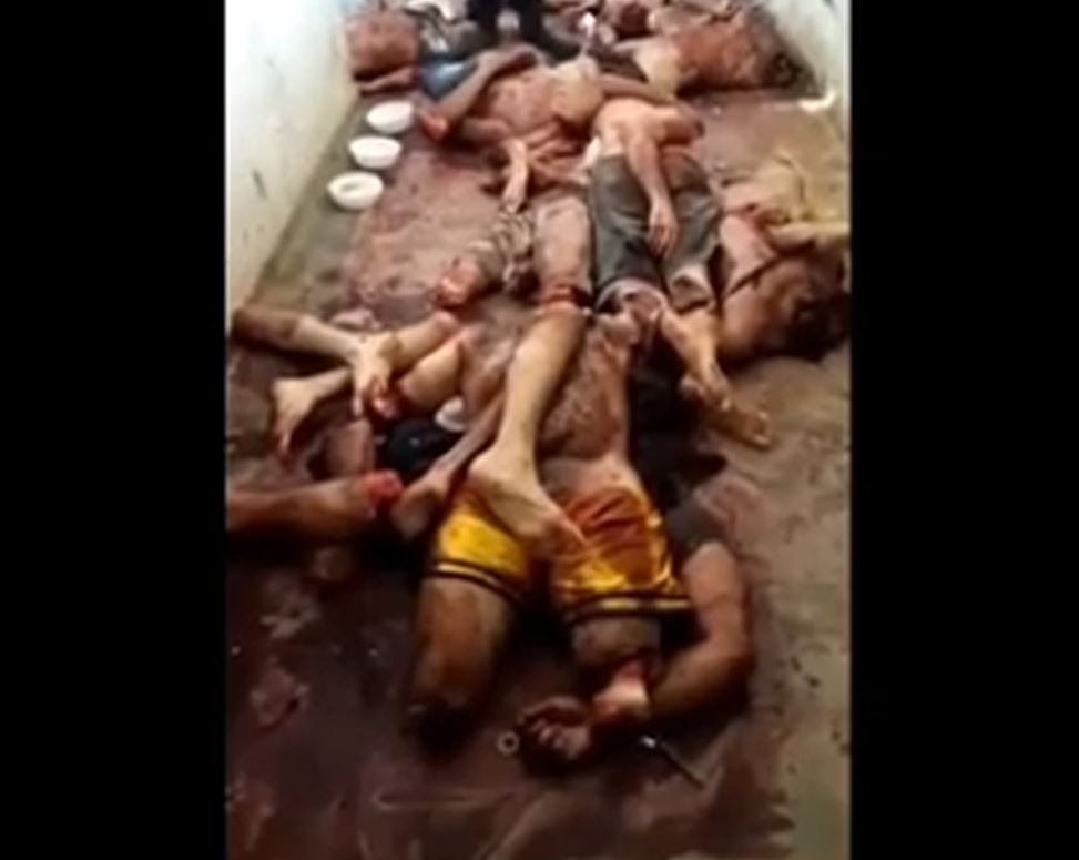 Gore Video – Dismembered corpses stacked in brazil prison