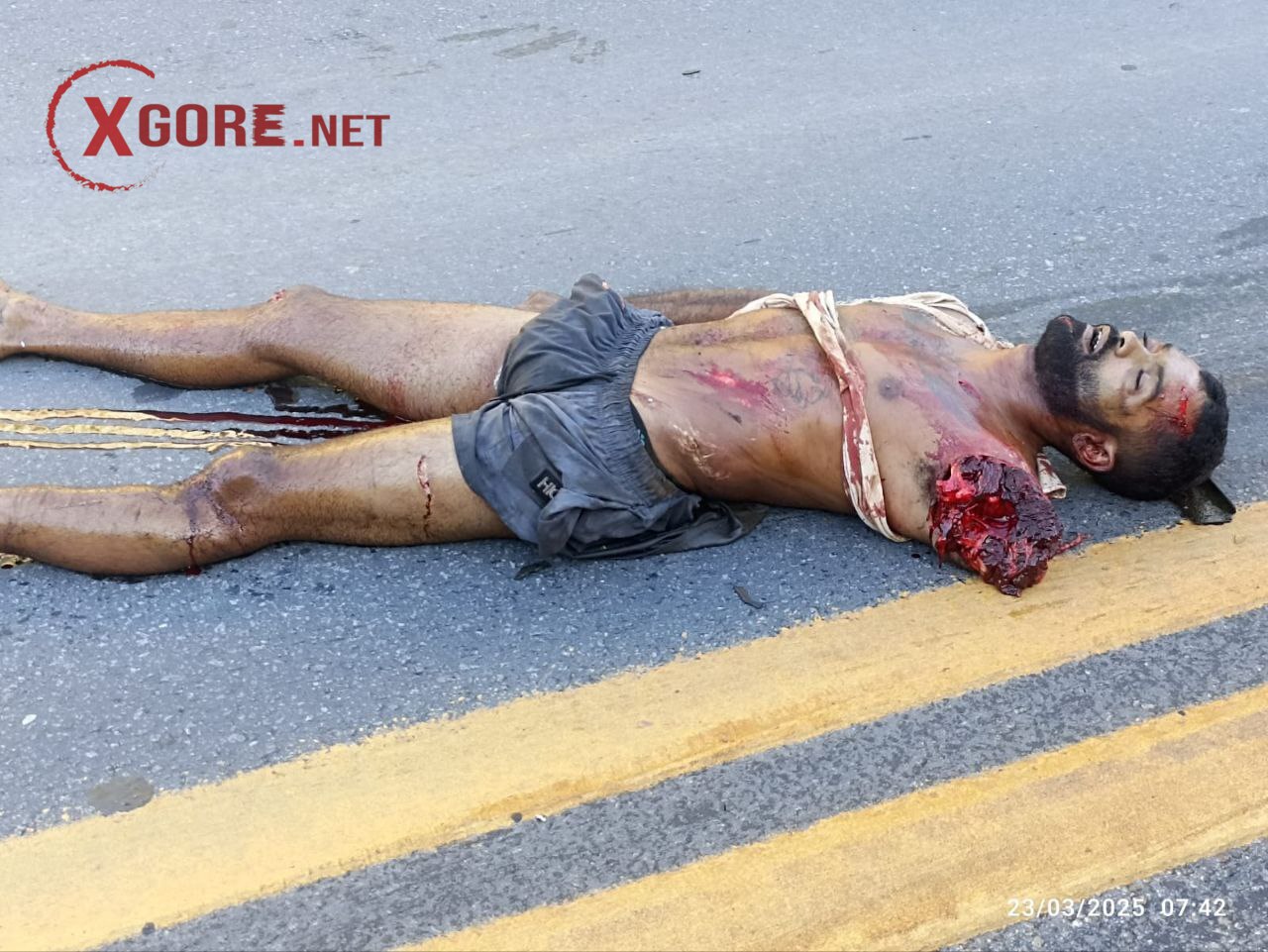 Motorcyclist Dies in Horrific Three-Vehicle Crash on BR-101 in Conceição da Barra