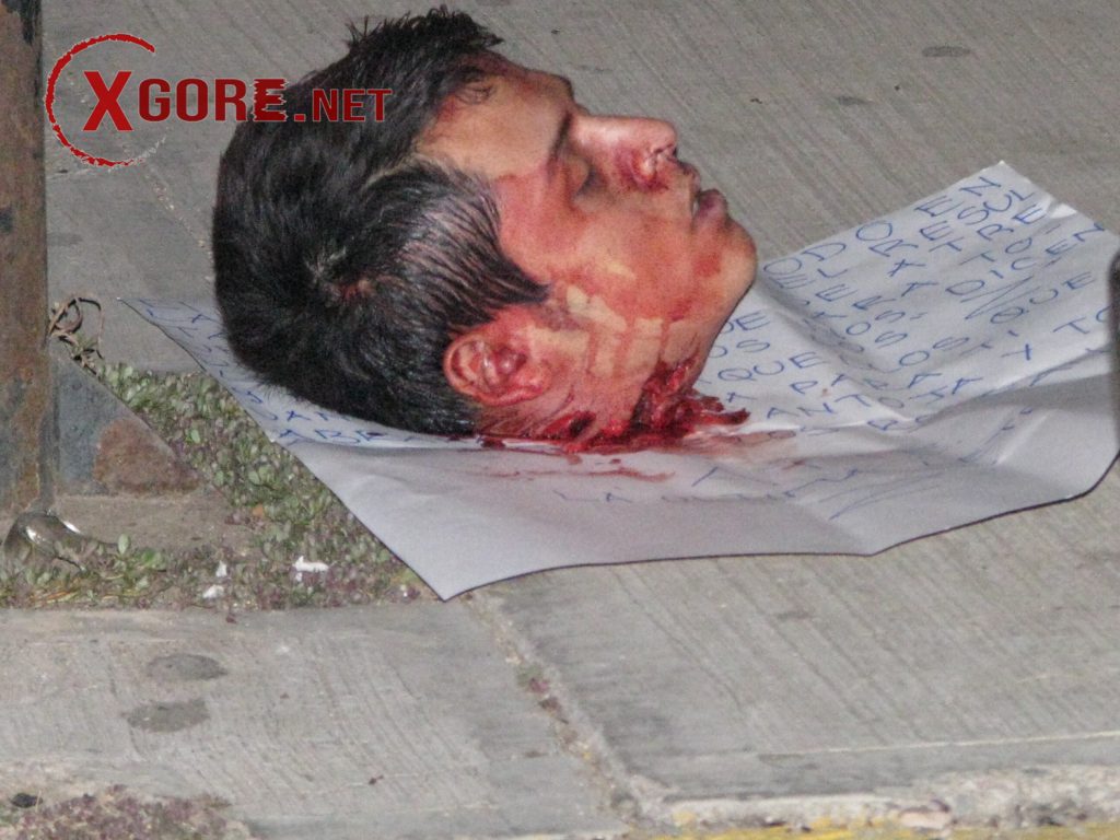 photos of severed heads left by gangs in Mexico 08