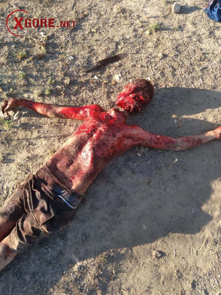 Brutal Beheading of Comando Vermelho Rival