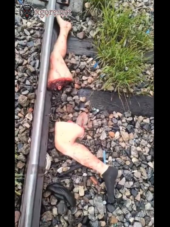 The man was cut into pieces on the railway tracks