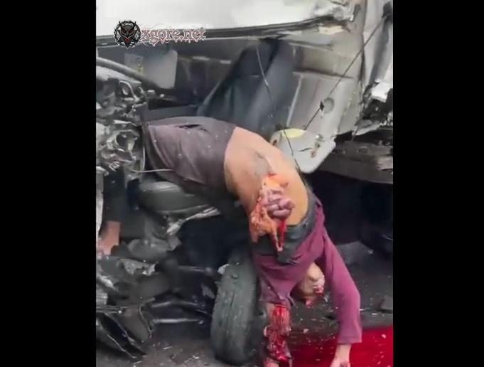 Driver Dies in Horrific Rio-Santos Crash, Body Trapped in Wrecked Vehicle with Organs Spilling Out