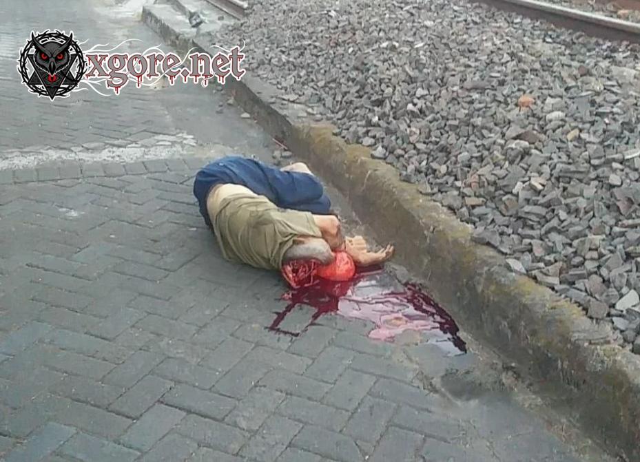 Elderly Indonesian Man Ends His Days By Lying on Railway Tracks