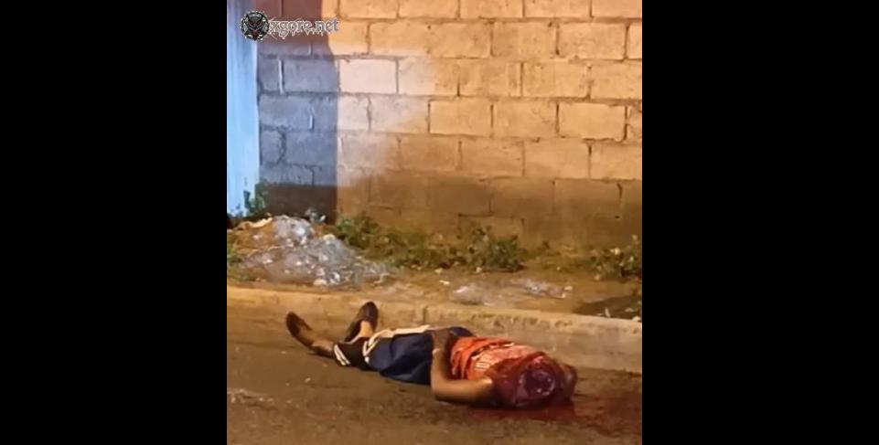 Headless Body Discovered in La Ferroviaria, Ecuador Amid Suspected Gang Violence