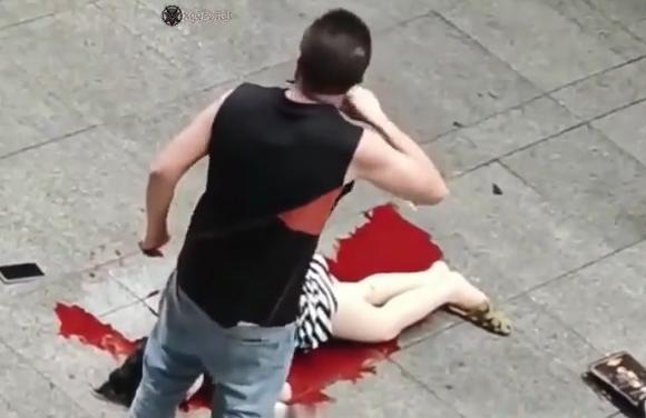 The man slit his ex-wife's throat and then slit his own throat